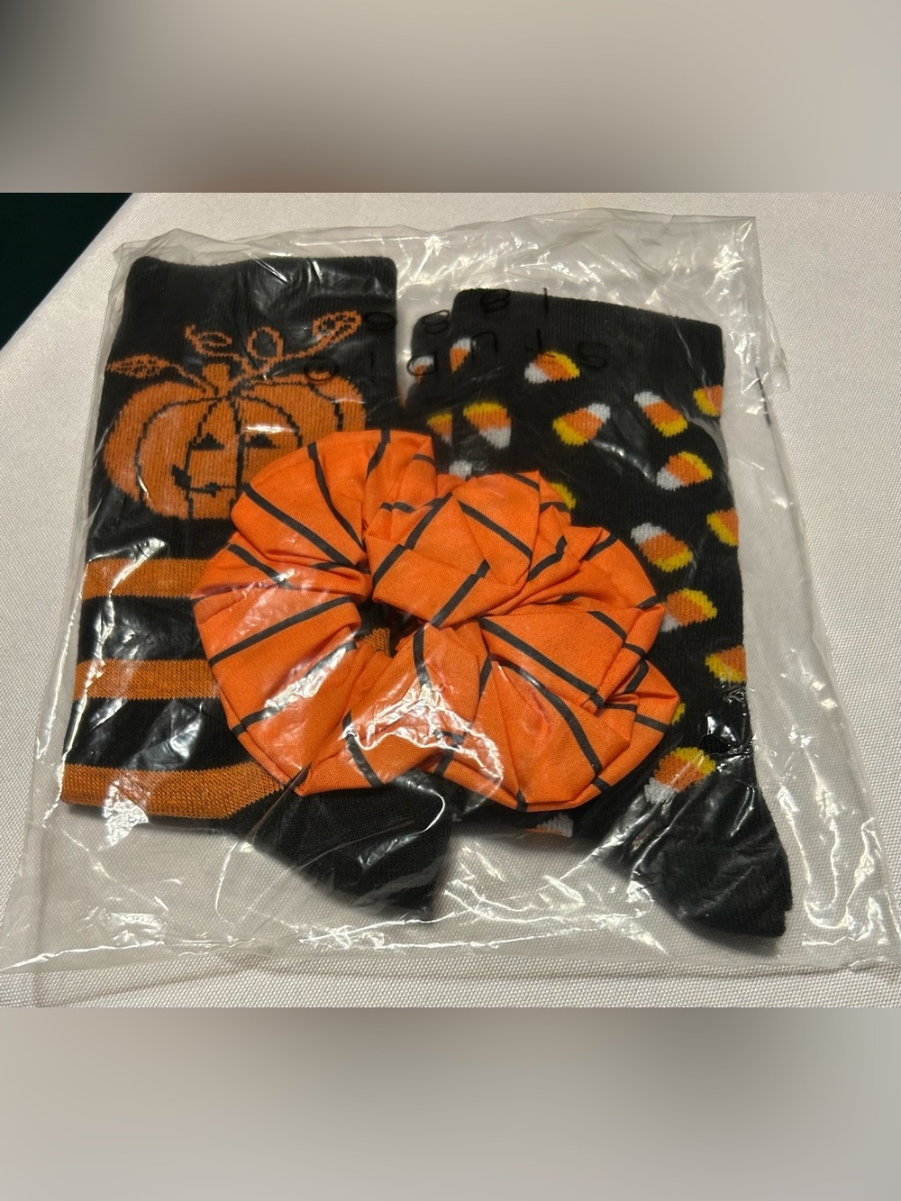 Womens Halloween Pumpkin & Candy Corn Socks with Orange Scrunchie